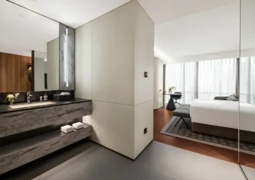 Intercity Deluxe Twin-Bedded King Room